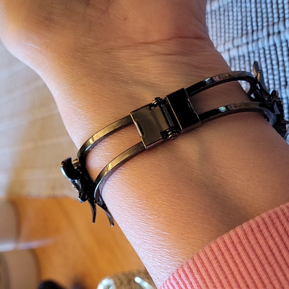 Beautiful Rhinestone Gunmetal Toned Cuff Bracelet - Picture 3 of 8